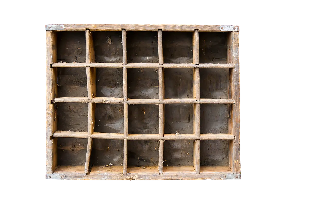 Kan jeg montere min træhylde på en mur uden at skade væggen?